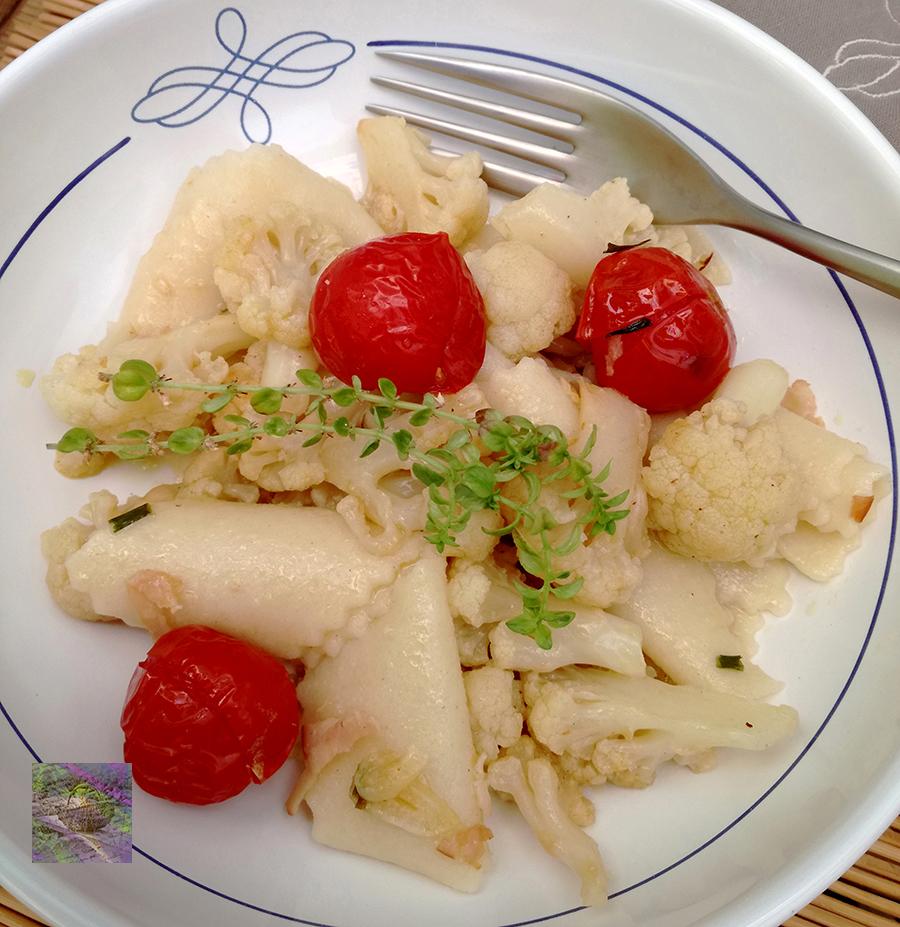 Home made pasta and cauliflower: culinary delicacies for the Summer table.