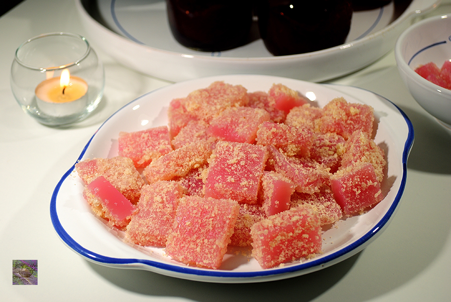 Pink bonbons à la gelée for the last October&nbsp;weekend