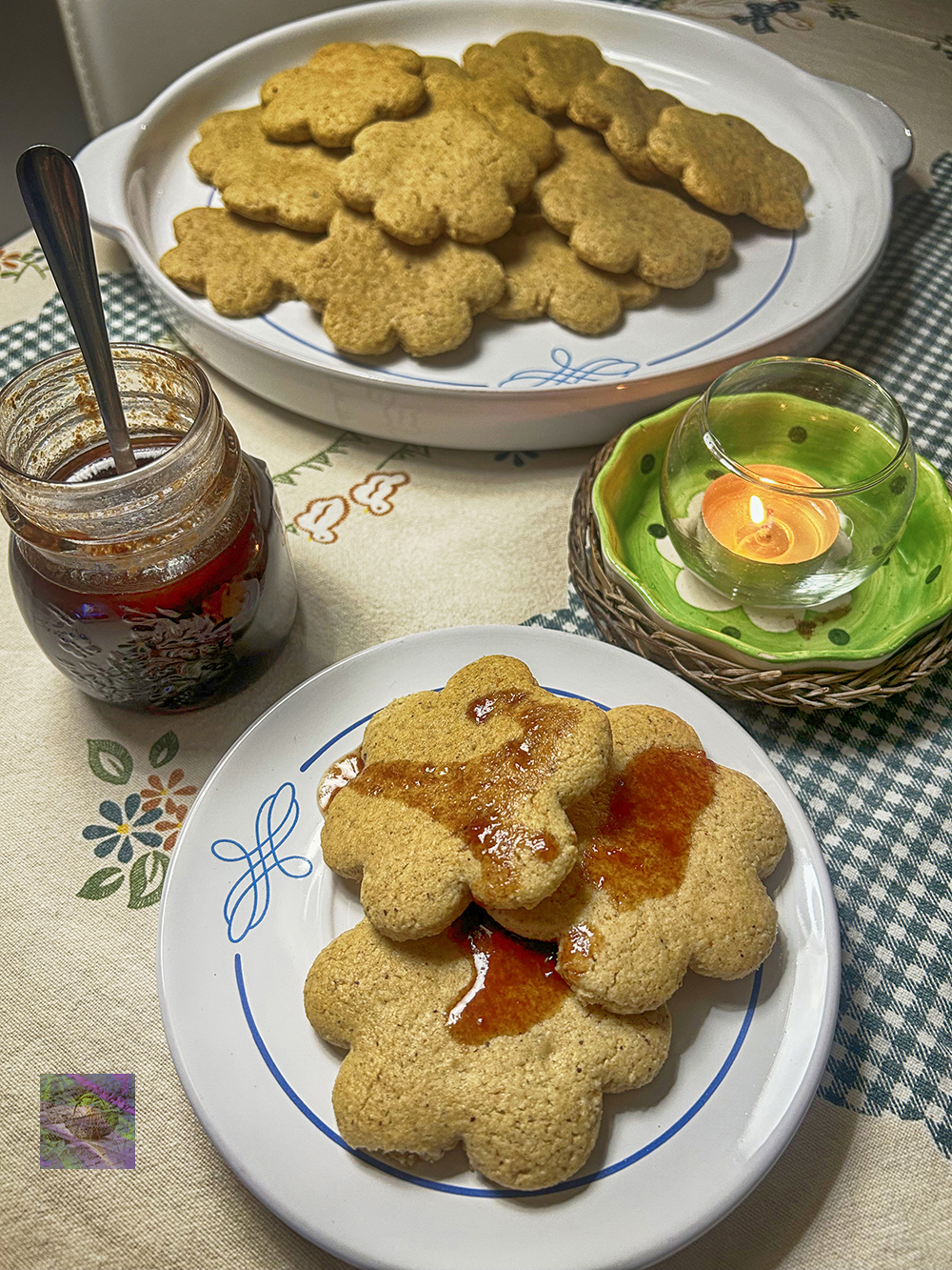 Shortcrust pastry flowers of Autumn